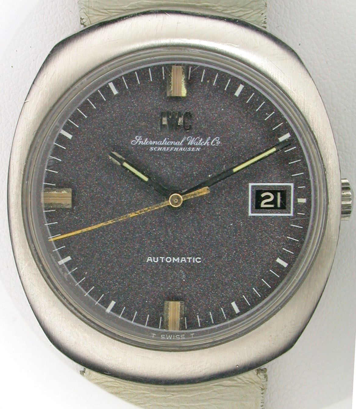www.vintage-iwc.ch/bilder/cusion_shape.jpg